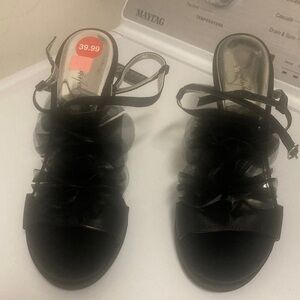 JACQUELIN FERRAR/Black Strappy Ruffle Sandals